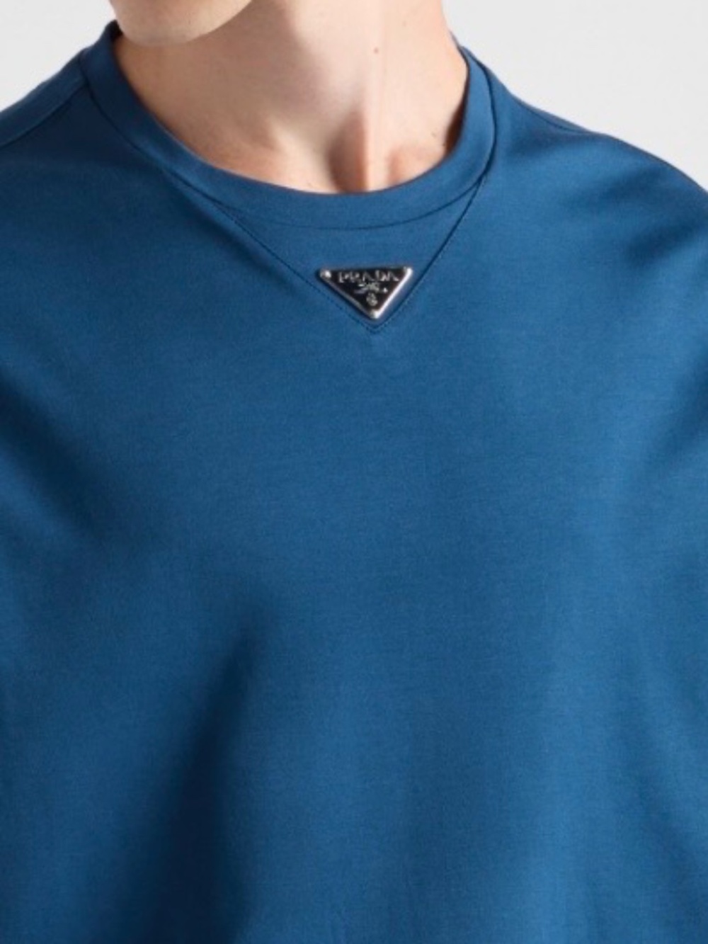 AUTHENTIC PRADA MEN'S BLUE COTTON TRIANGLE METAL LOGO T-SHIRT SMALL OVERSIZED